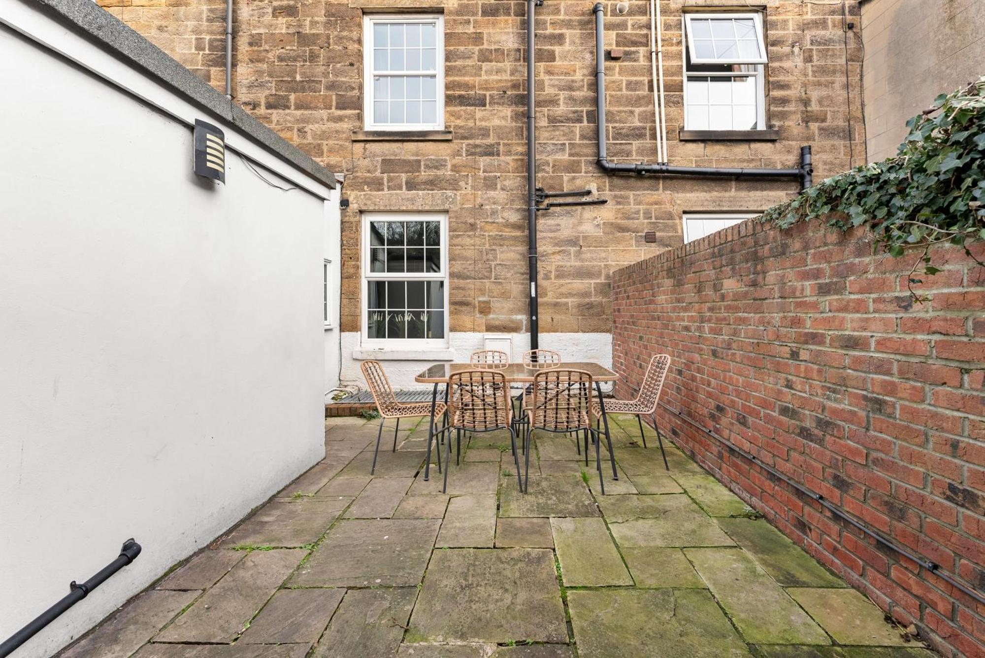 Deluxe 5 Bed In - Parking - Hot Tub *